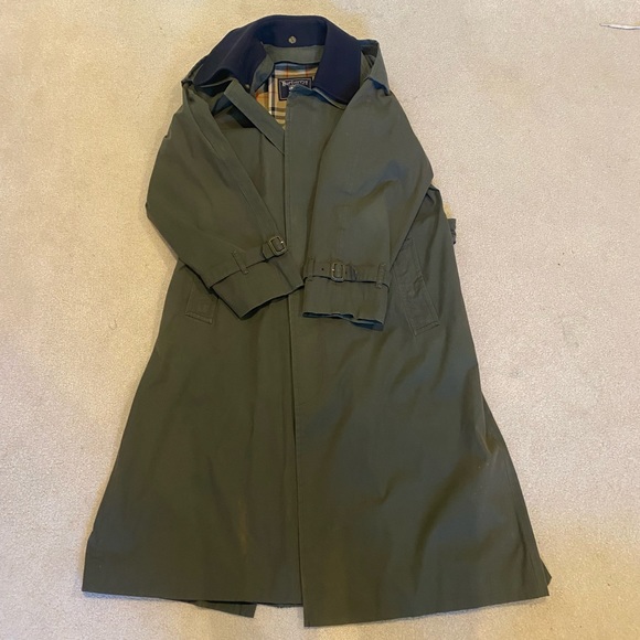 Olive Green Burberry Trench Coat - Picture 4 of 13